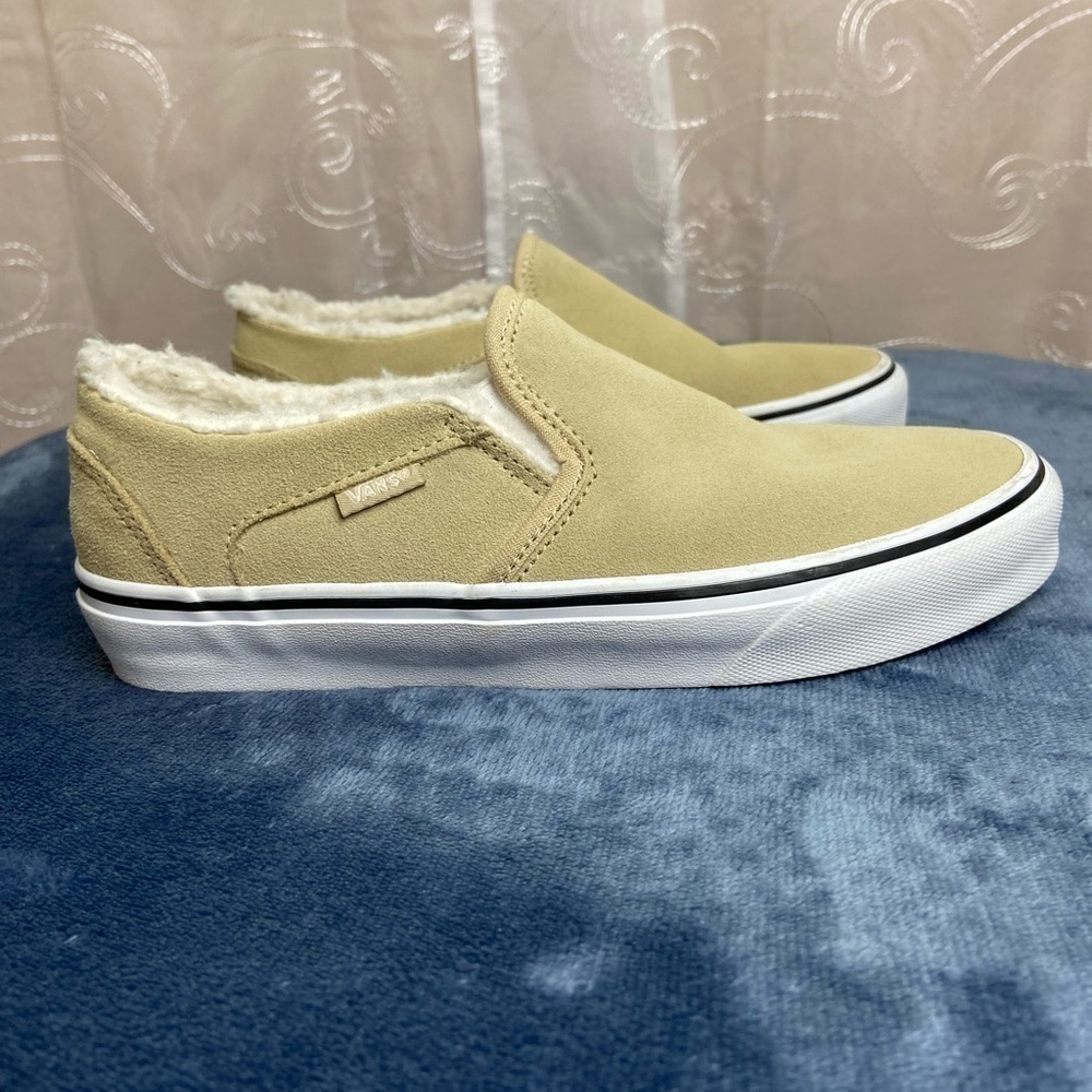 Vans Suede Desert Taupe Sherpa Sneakers Women’s 7